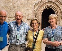 DSC 8972 Thor Peter Marianne and Sarah  in the courtyard oft he Castel del Monte